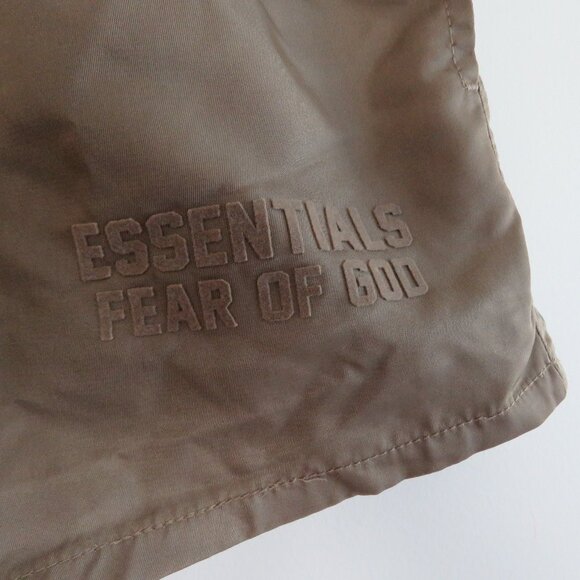 ESSENTIALS FEAR OF GOD Straight Leg Logo Appliquéd Shell Drawstring Shorts Khaki - Picture 3 of 16